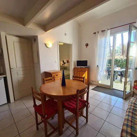 Maison Lumineuse Avec Piscine, A 2 Pas De L'ocean - 5 Couchages, - Fr-1-224c-125 * Saint-Jean-de-Monts